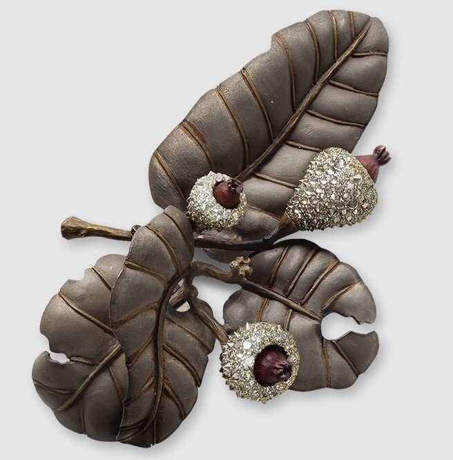 Пробковый дуб. Бриллианты, серебро, медь, белое золото.