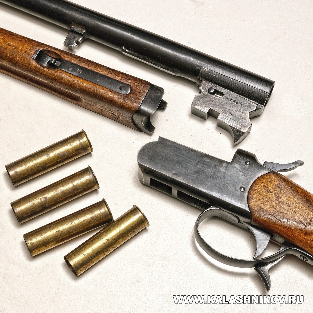 Разобранное ружьё ЗК (Златоуст-Казанский) 16 калибра, изготовленное на Ижевском механическом заводе. Фото Михаила Дегтярёва 