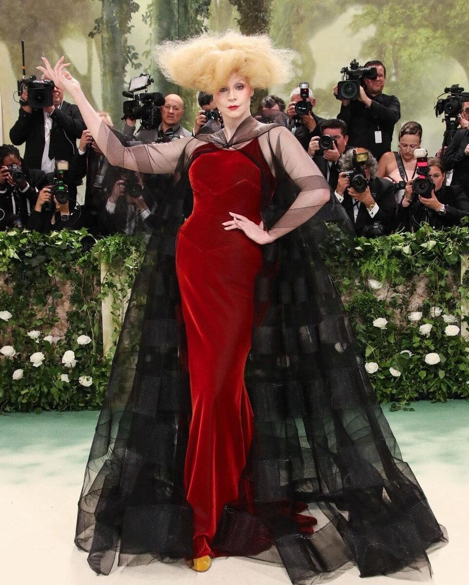 Гвендолин Кристи в наряде Джона Гальяно для Maison Margiela