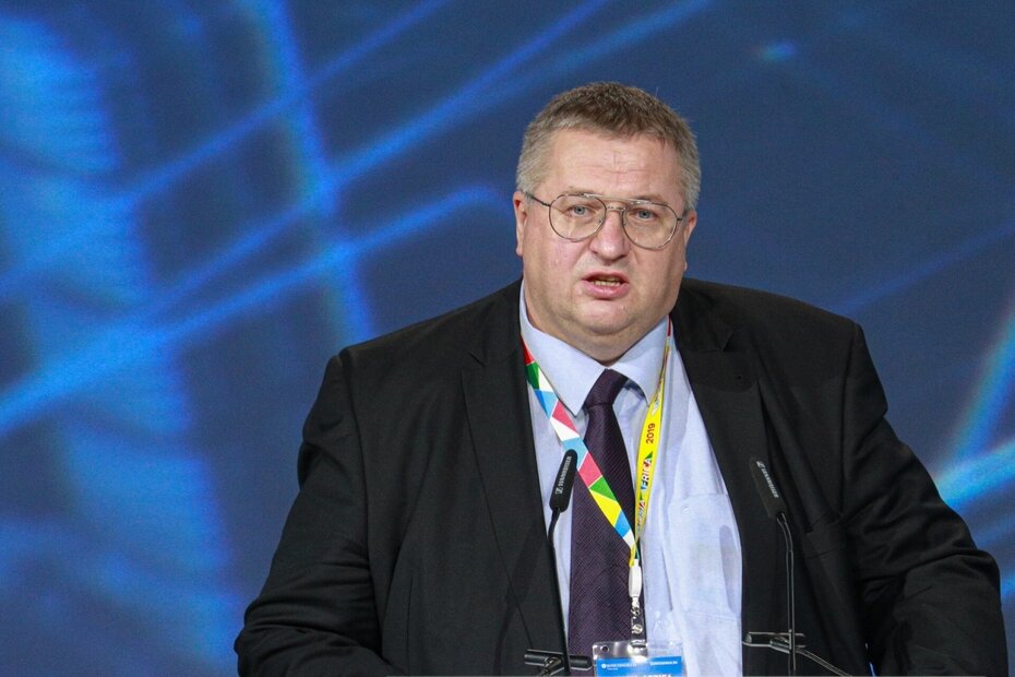Алексей оверчук биография национальность родители личная жизнь Правительство России отправили в отставку: кто ушел - в лицах NEWS.ru Дзен