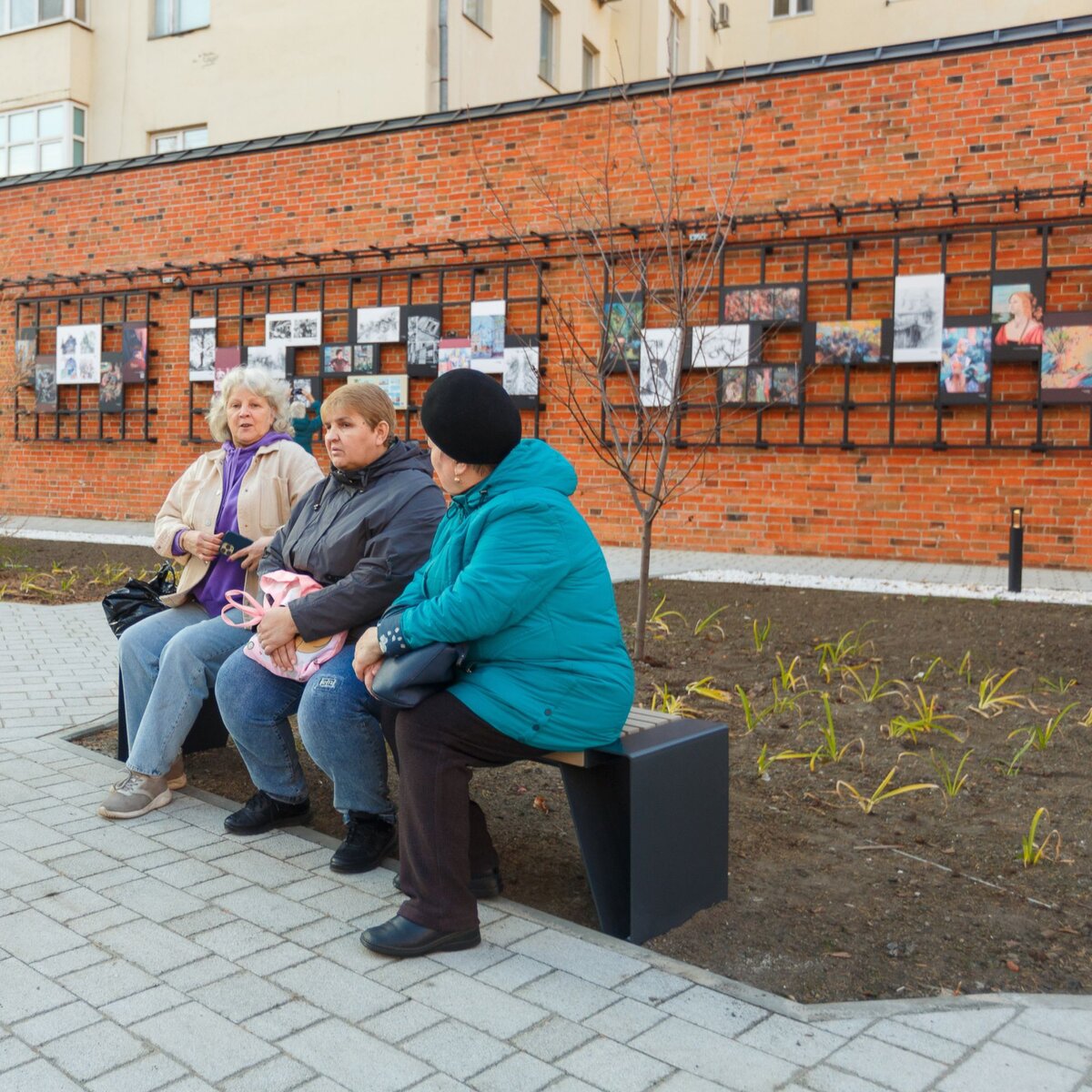 Тюменский сквер стал одним из лучших благоустроенных пространств в РФ |  Тротуарная плитка нового поколения «Поревит» | Дзен