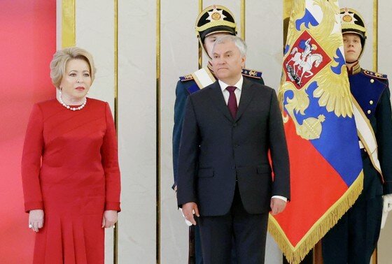    Председатель Совета Федерации РФ Валентина Матвиенко и председатель Государственной думы РФ Вячеслав Володин на церемонии инаугурации президента РФ Владимира Путина в Кремле