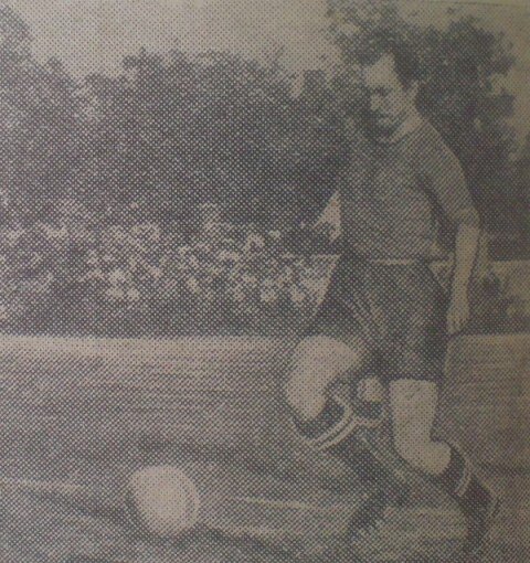 Автор гола у Хозяев мастер спорта Владимир Нечаев