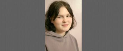 Анна - родная, младшая сестра Евгении.
