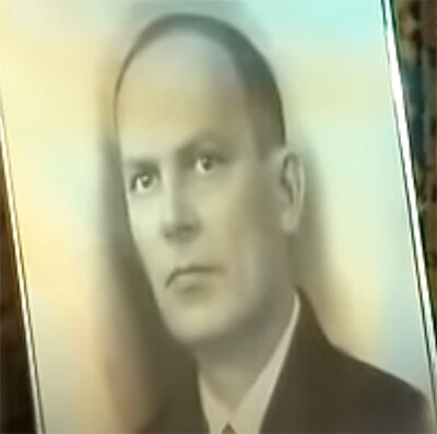 Папа Виктор Павлович