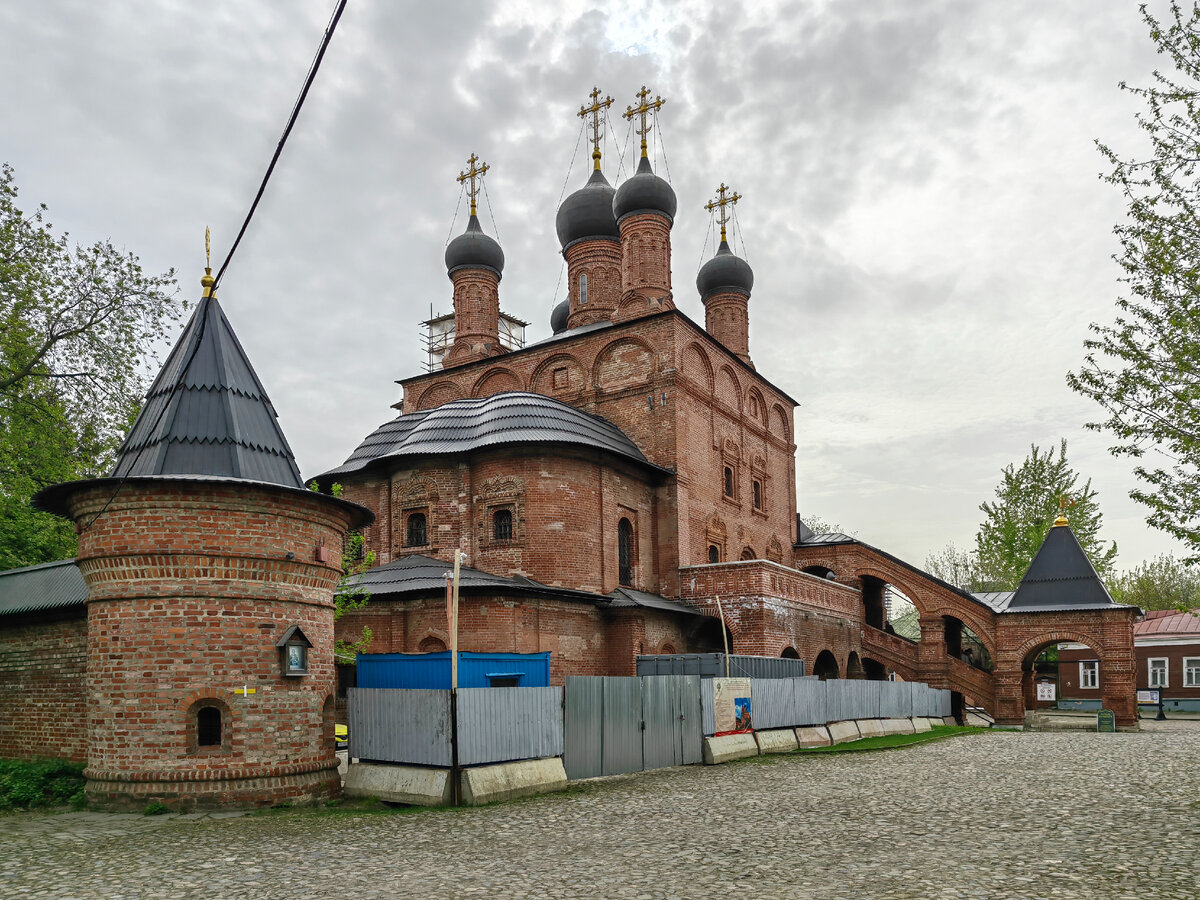 Крутицкое подворье - здесь был проклят Аввакум и останавливались участники  ополчения Минина и Пожарского (Москва) | Олег Еверзов | Дзен