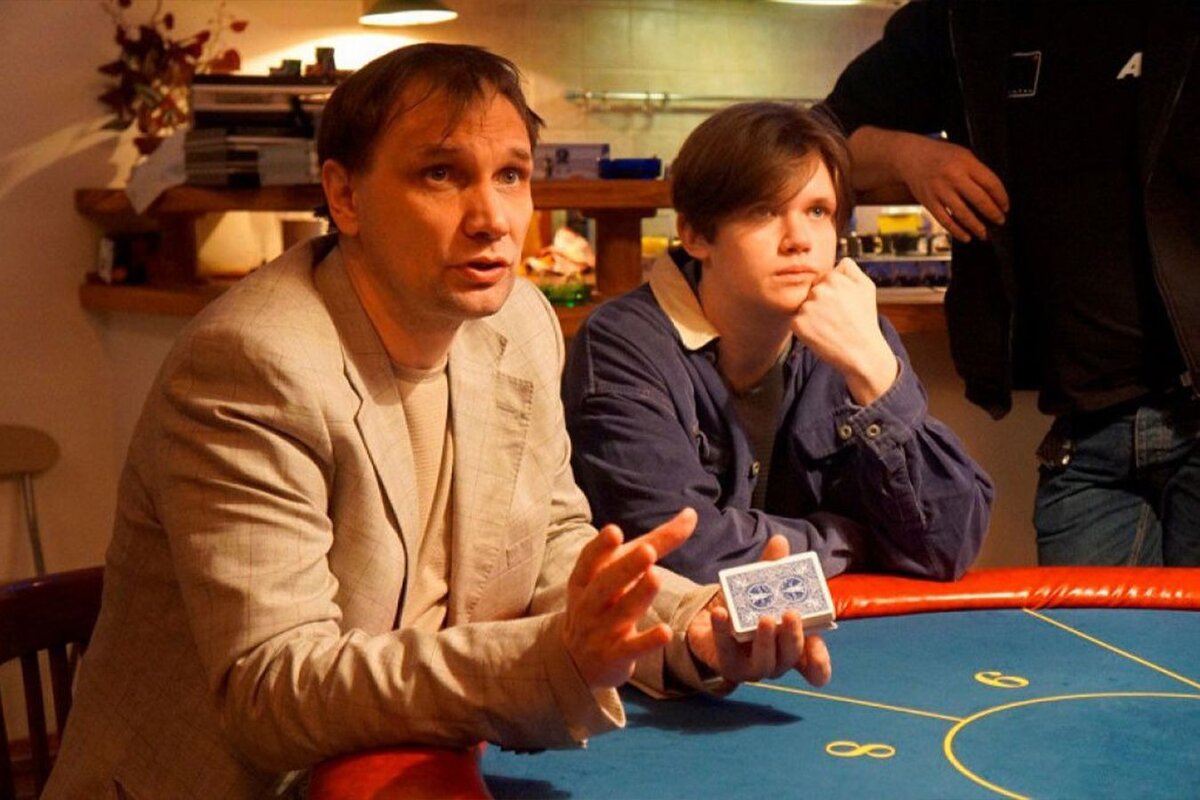 Кадр из фильма Романа Михайлова " Поедем с тобой в Макао " 2023.