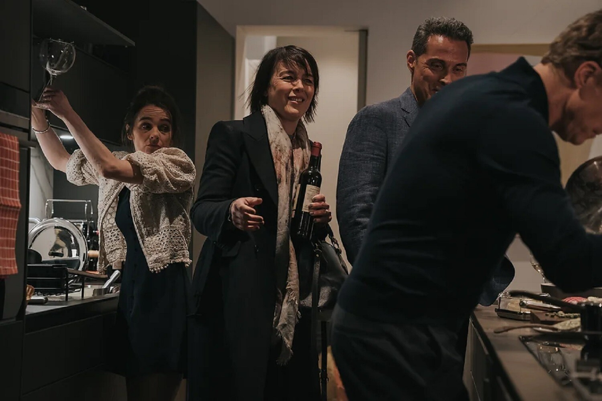 Ширли Хендерсон, Оливия Уильямс, Руфус Сьюэлл