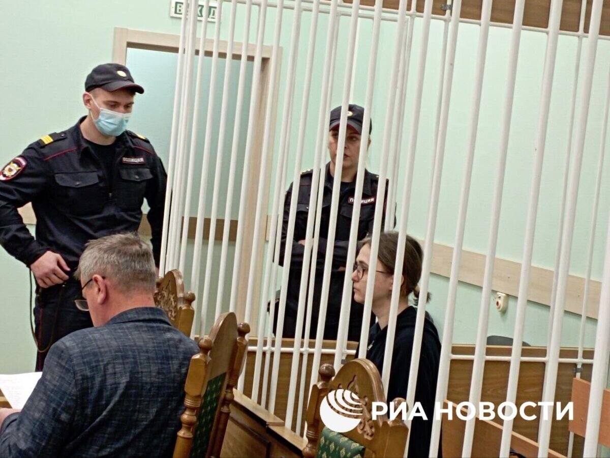    Антонина Мартынова во время оглашения приговора в Новгородском областном суде