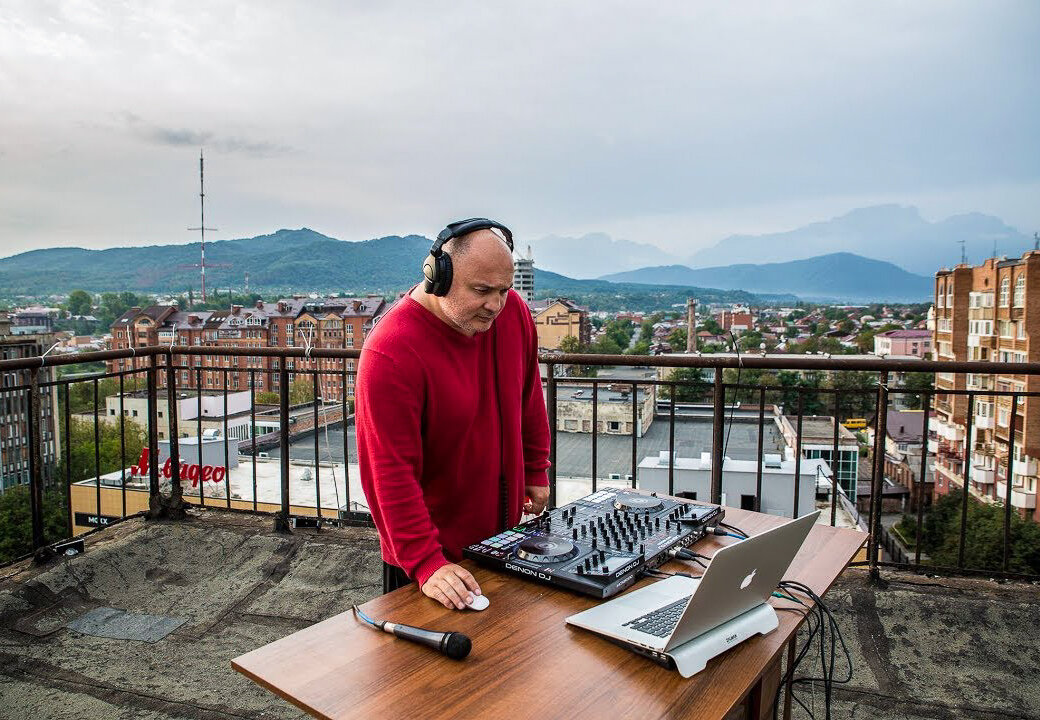 На фото: Алексей Битаров (DJ Alex)