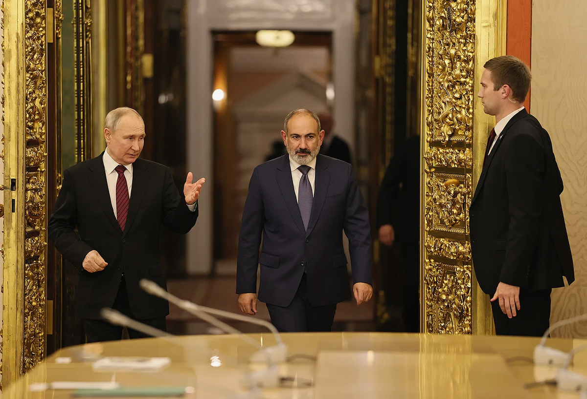 Владимир Путин и Никол Пашинян