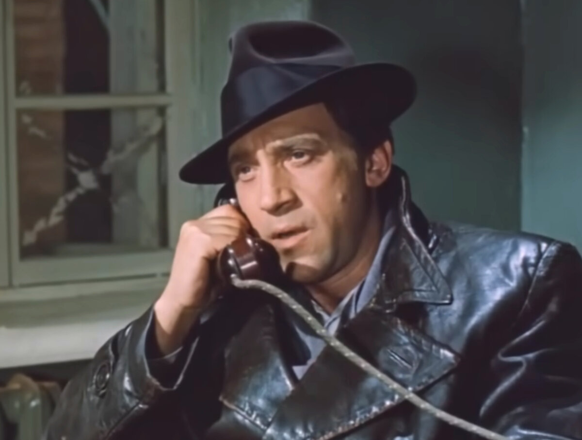 Кадр из кинофильма "Место встречи изменить нельзя", 1979 г., режиссер Станислав Говорухин, сценаристы Аркадий Вайнер, Георгий Вайнер, композитор Евгений Геворгян (скриншот) 