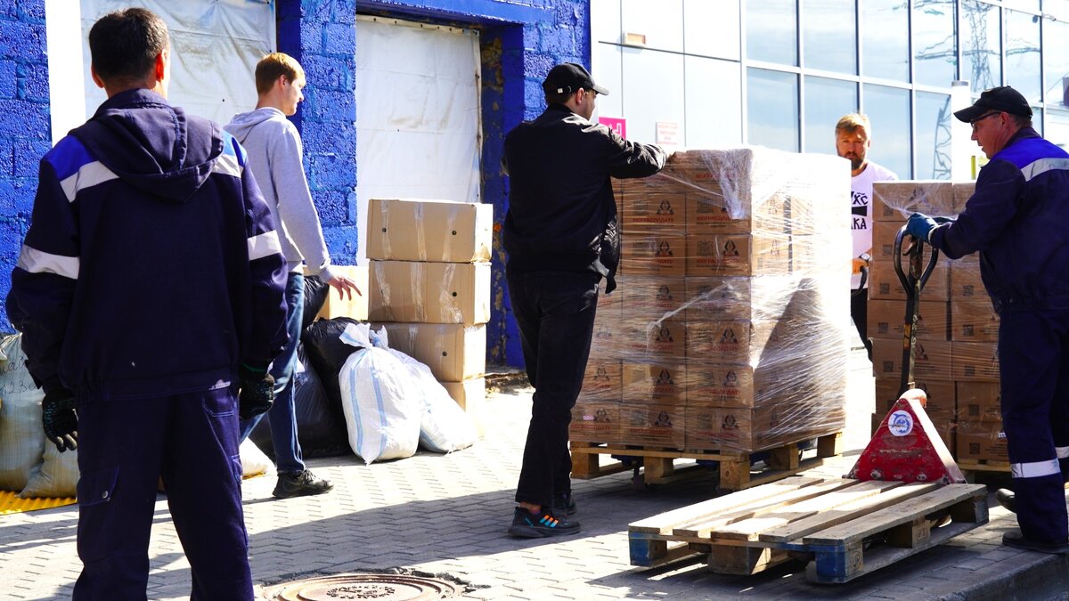    Из Сургута отправили 3 тысячи адресных посылок в зону СВО