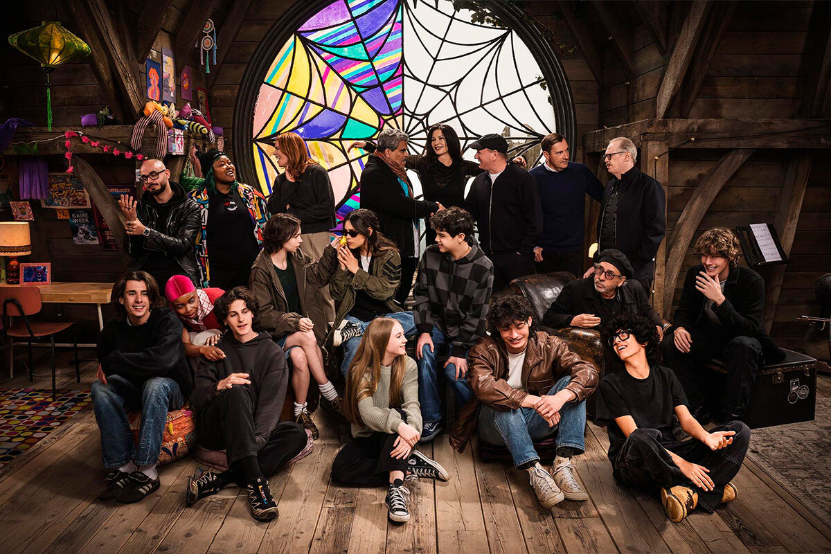 Netflix / Instagram (входит в корпорацию Meta, признана экстремистской и запрещена в России)📷Съемочная группа второго сезона сериала «Уэнсдэй»