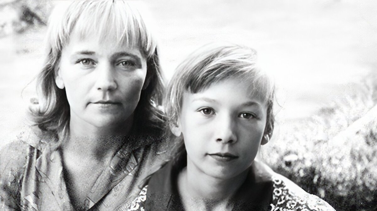 Лена с матерью