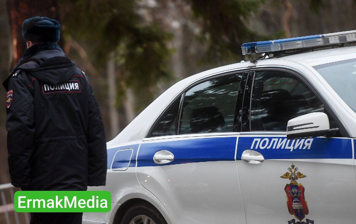 В Дагестане 16-летний школьник пытался убить полицейского, пока ехал с ним в патрульном автомобиле.

Подростка везли в отдел полиции в Серголаке для оформления административного правонарушения.