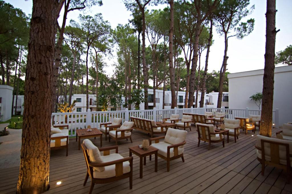 Мы знаем, куда вам точно захочется поехать этим летом

Siu Collection 5* — новейший высокоуровневый отель в Турции по цене обычной пятёрки.-1-2