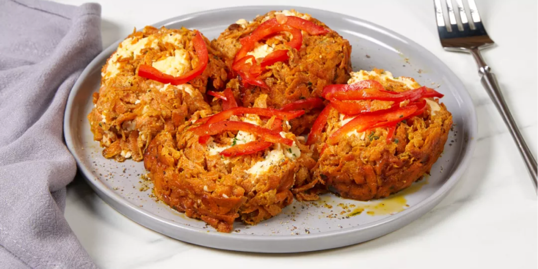 Морковный рулет с яйцом и сыром