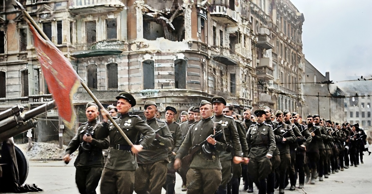 3 мая 1945 года. Боевые действия в Берлине закончились.-2
