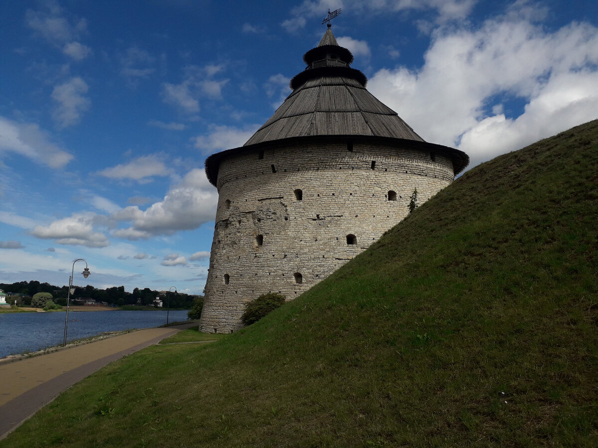 Покровская башня во Пскове. Фото автора.