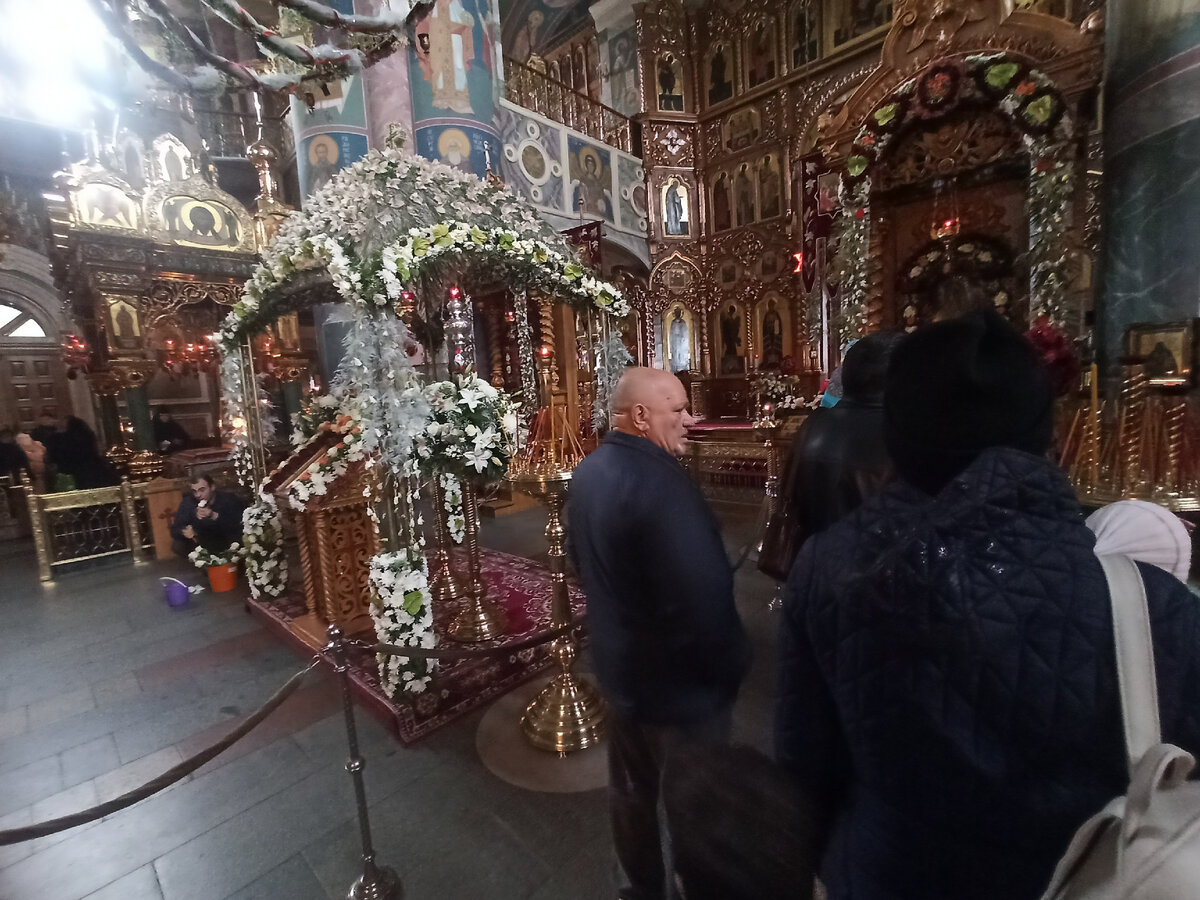 Внутри мощи преподобного Серафима Саровского чудотворца