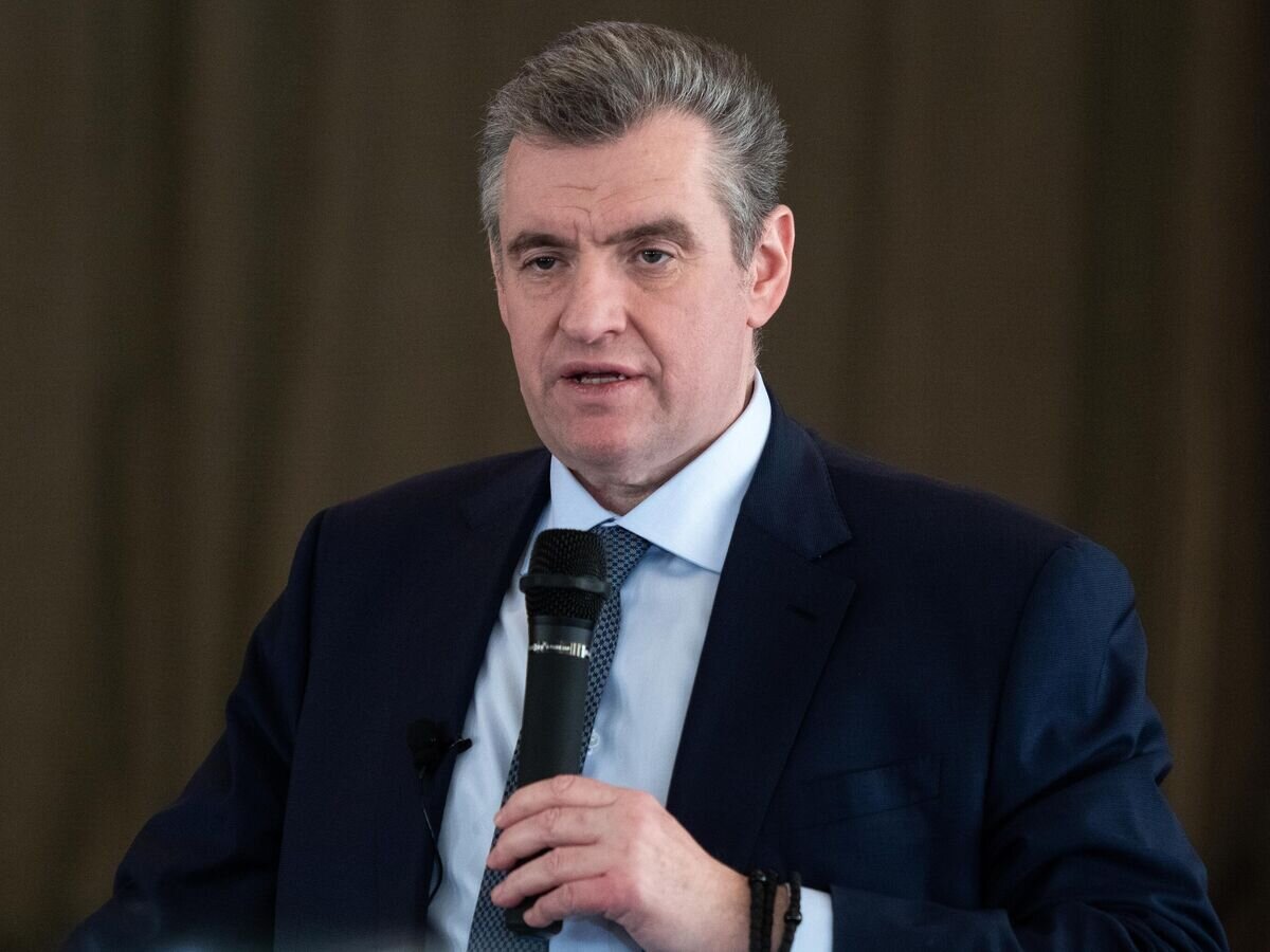    Кандидат в президенты России от ЛДПР Леонид Слуцкий выступает на встрече со студентами и преподавателями Донбасского технического университета, в ходе посещения Луганской Народной Республики© РИА Новости / Пресс-служба ЛДПР