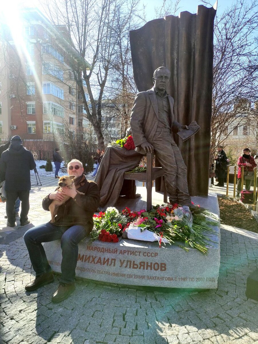 Автор памятника Андрей Балашов. Фото Екатерины Табашниковой.