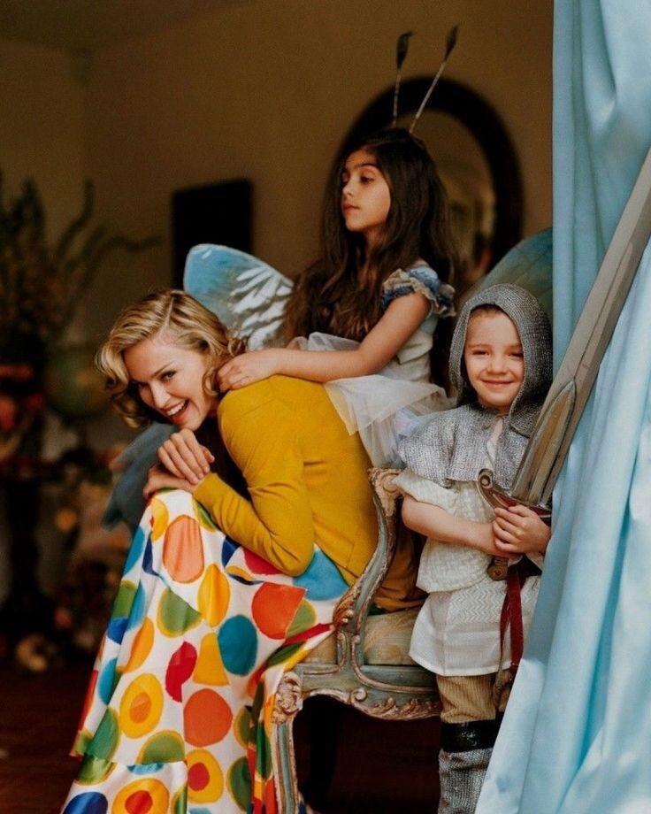  Tim Walker - Madonna Vogue US, 2005.