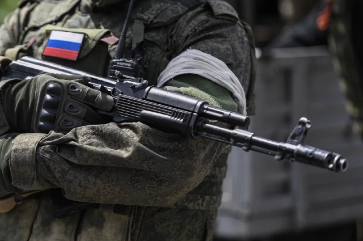    Младший сержант Валеев организовал эвакуацию раненых солдат под обстрелом