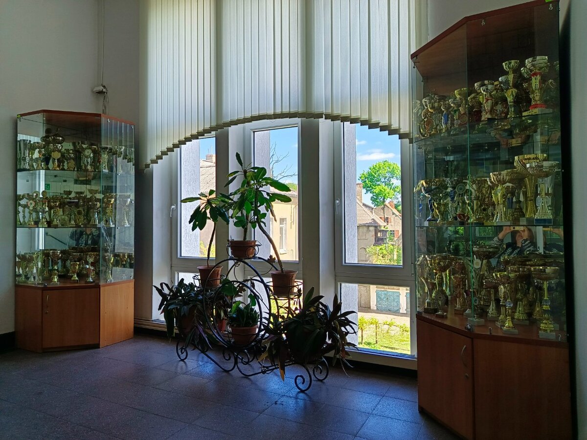 Озёрская средняя общеобразовательная школа имени Д. Тарасова.