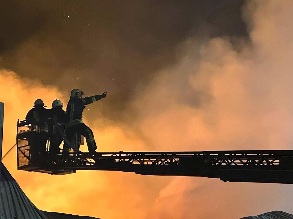    Пожарные в Одессе© AP Photo / Telegram Channel of Odesa Region Governor Oleh Kiper