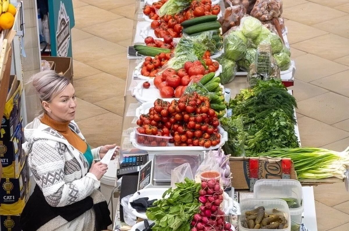    Сегодня огурцы камчатцам предлагают по 750 рублей за килограмм.