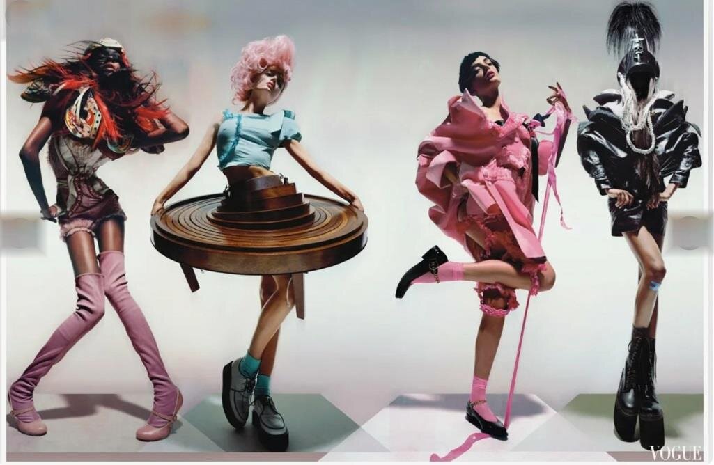 картинка для иллюстрации взята в свободном доступе инета. А вот в чём именно было создание, я так и не смогла выбрать. Глаза разбегаются. Выбирайте сами. Все шедовры! 