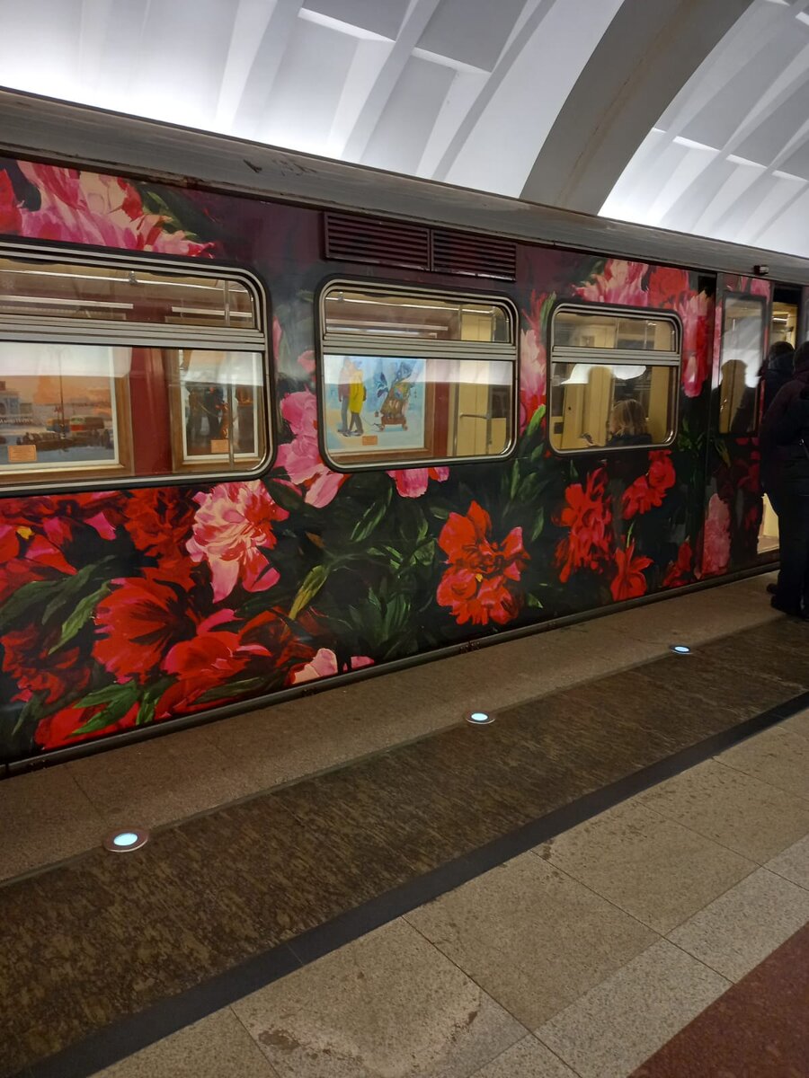 Праздничный поезд. Фото автора.