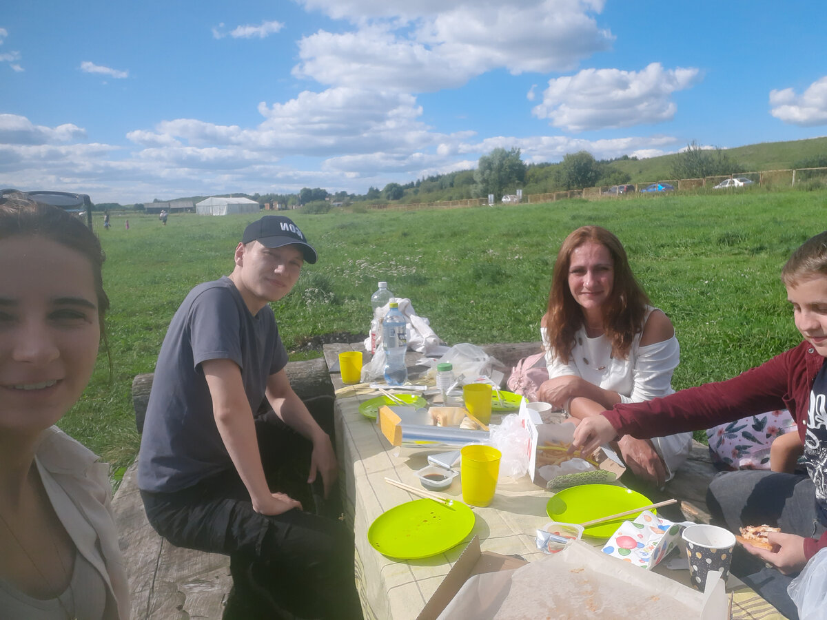 Ваш автор Татьянка с детьми хомячат на Плещеево озере