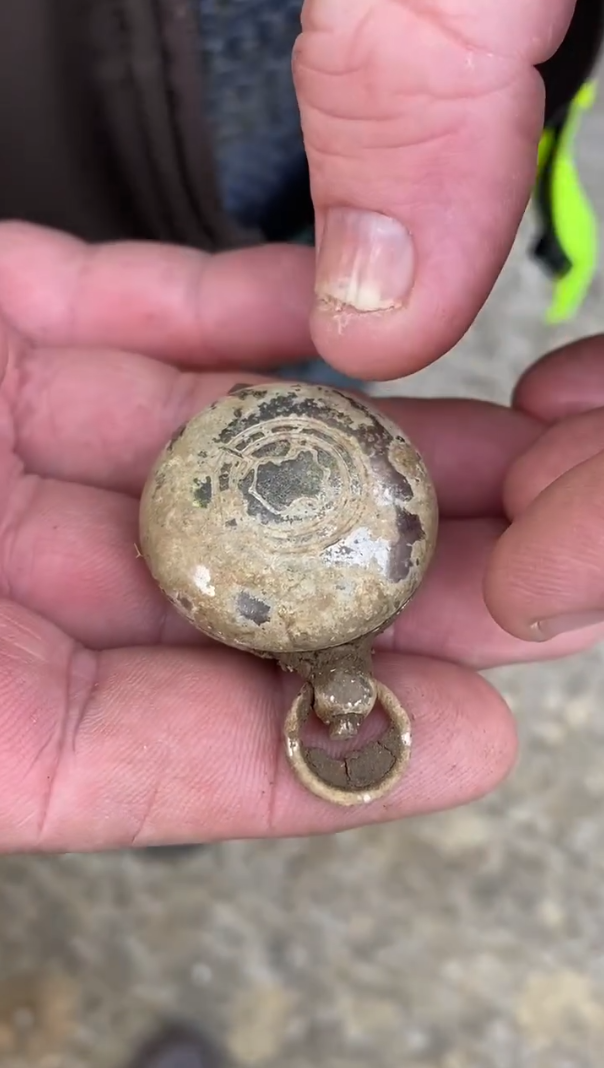 Удивительную находку нашел копатель в земле. | Ctrannik| Пора в дорогу ...