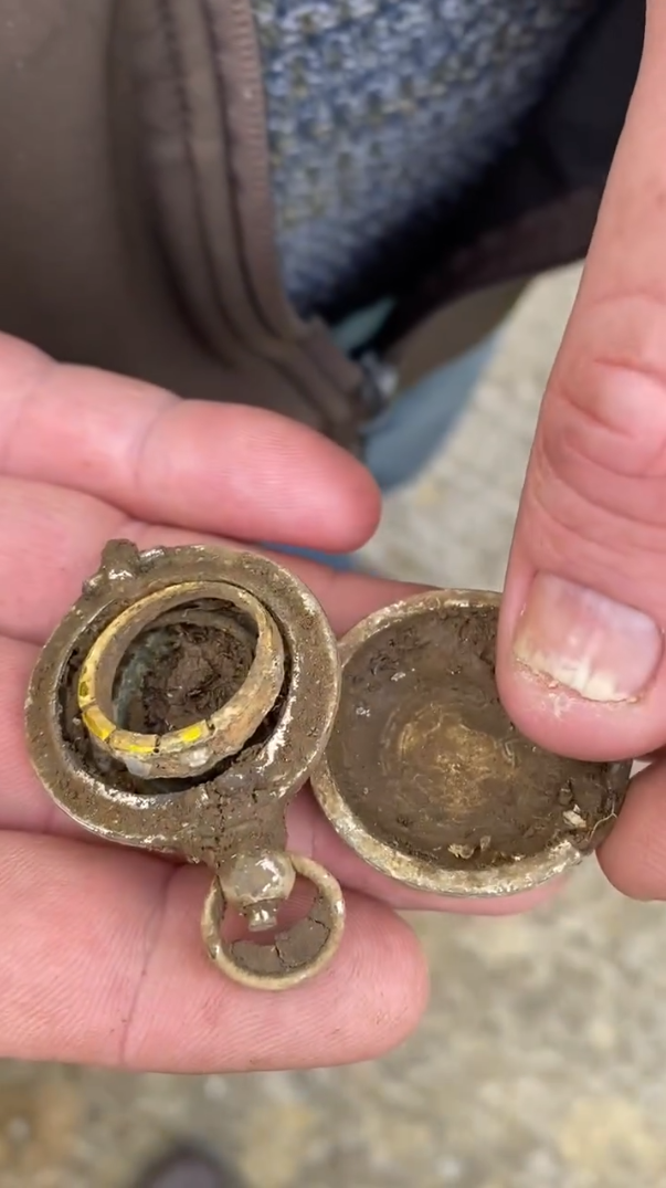 Удивительную находку нашел копатель в земле. | Ctrannik| Пора в дорогу ...