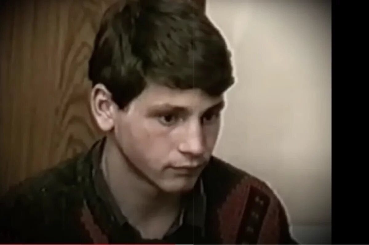    Первую свою жертву Кулешов старательно искал вместе с соседями.