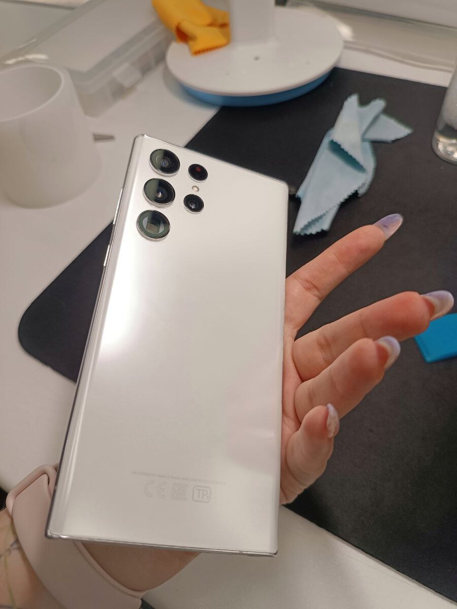 Заднняя панель Samsung Galaxy S22 Ultra в бронеплёнке protec 