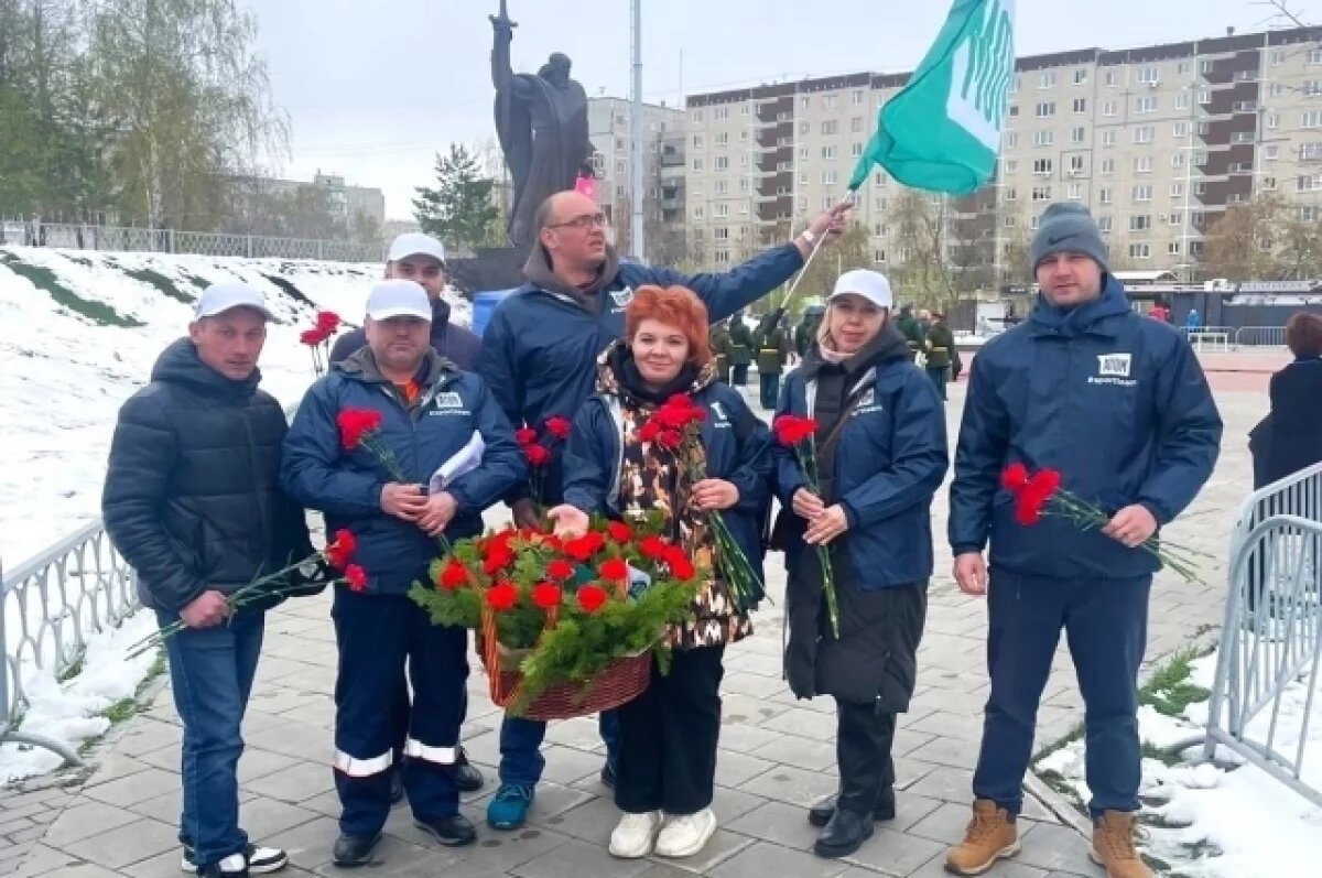    Свердловские строители поздравили ветеранов с Днем Победы
