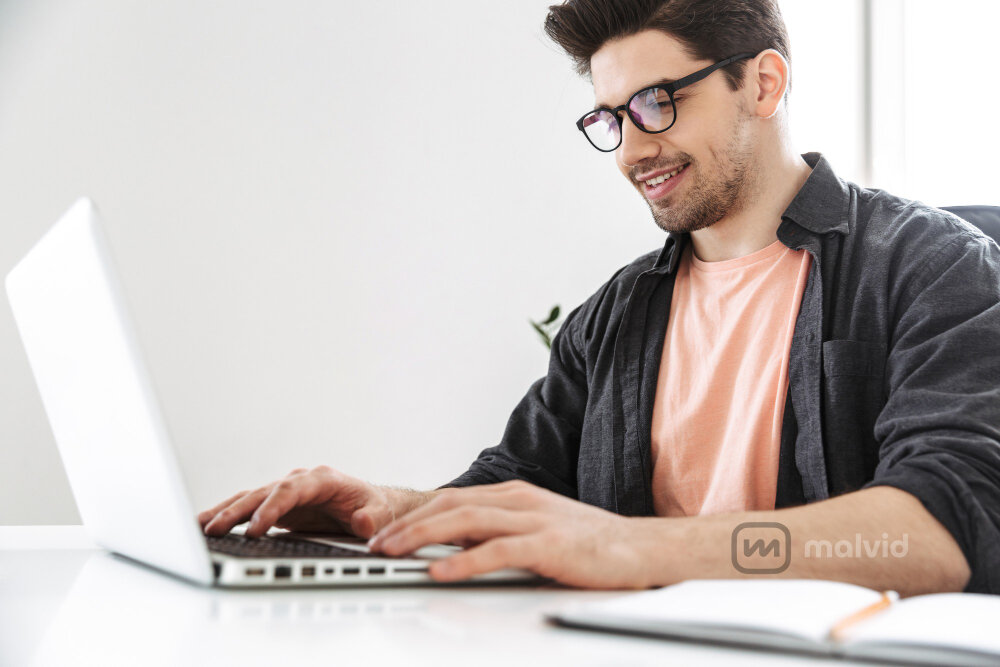 Простой чат-бот можно сделать и самостоятельно