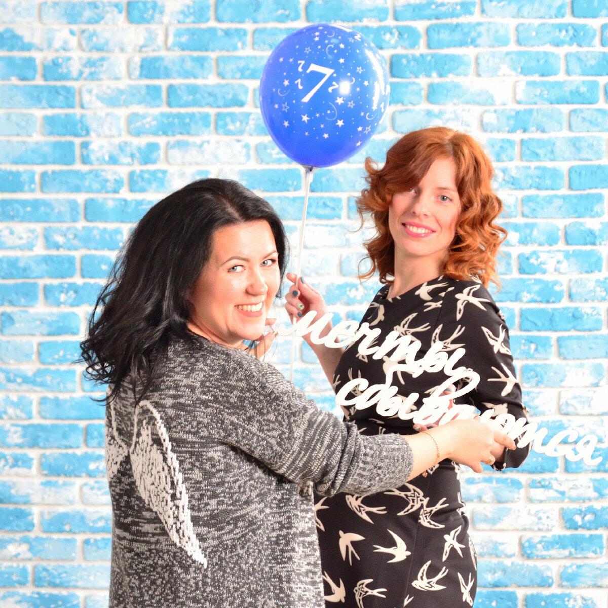 на фото Ангелина Медведенко с ученицей