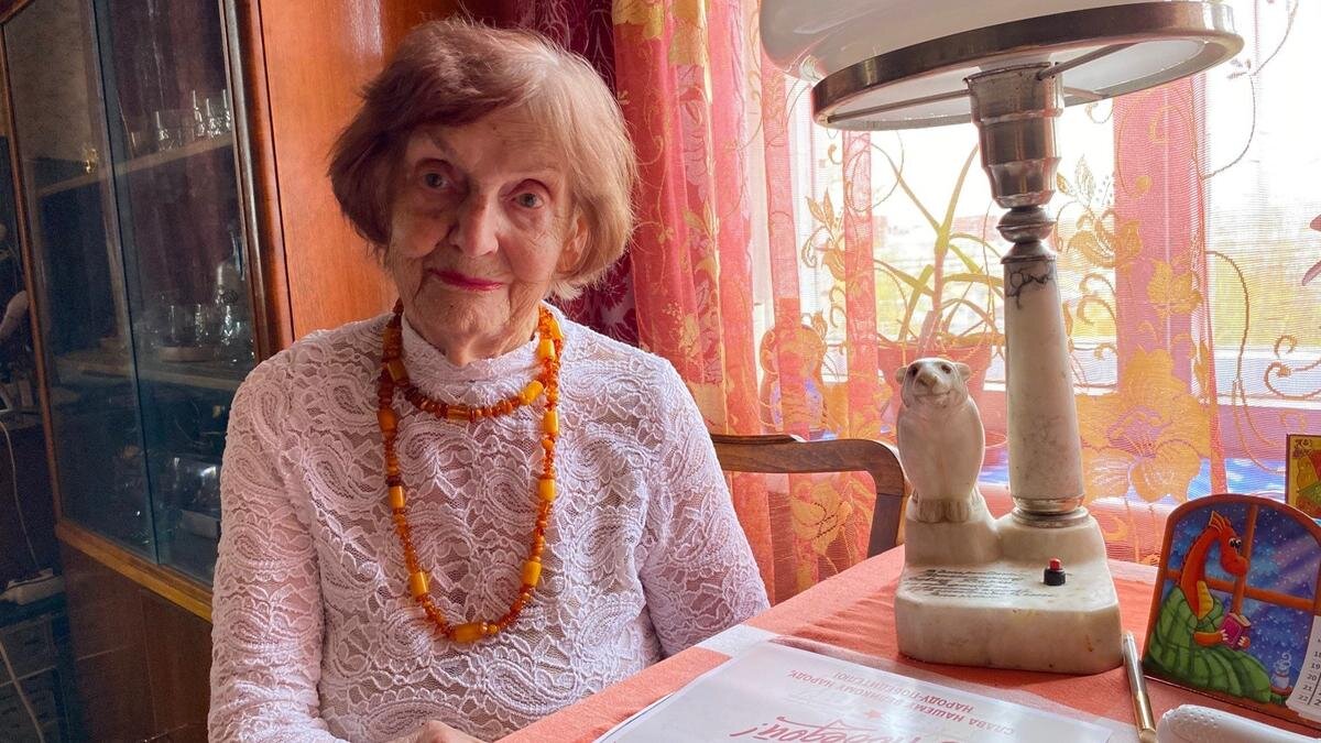    Заслуженный врач Российской Федерации, обладатель знака «Отличник здравоохранения», почётный житель Кировского района Елена Варга. Фото: Елена Скородумова / MR7