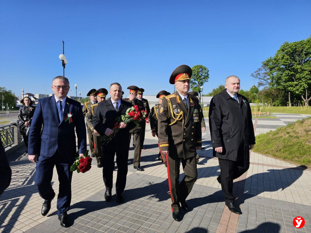 Накануне святого для каждого белоруса праздника, Дня Победы, на героической борисовской земле, у монумента легендарному танковому экипажу лейтенанта Павла Рака почтили память всех, кто сражался в годы