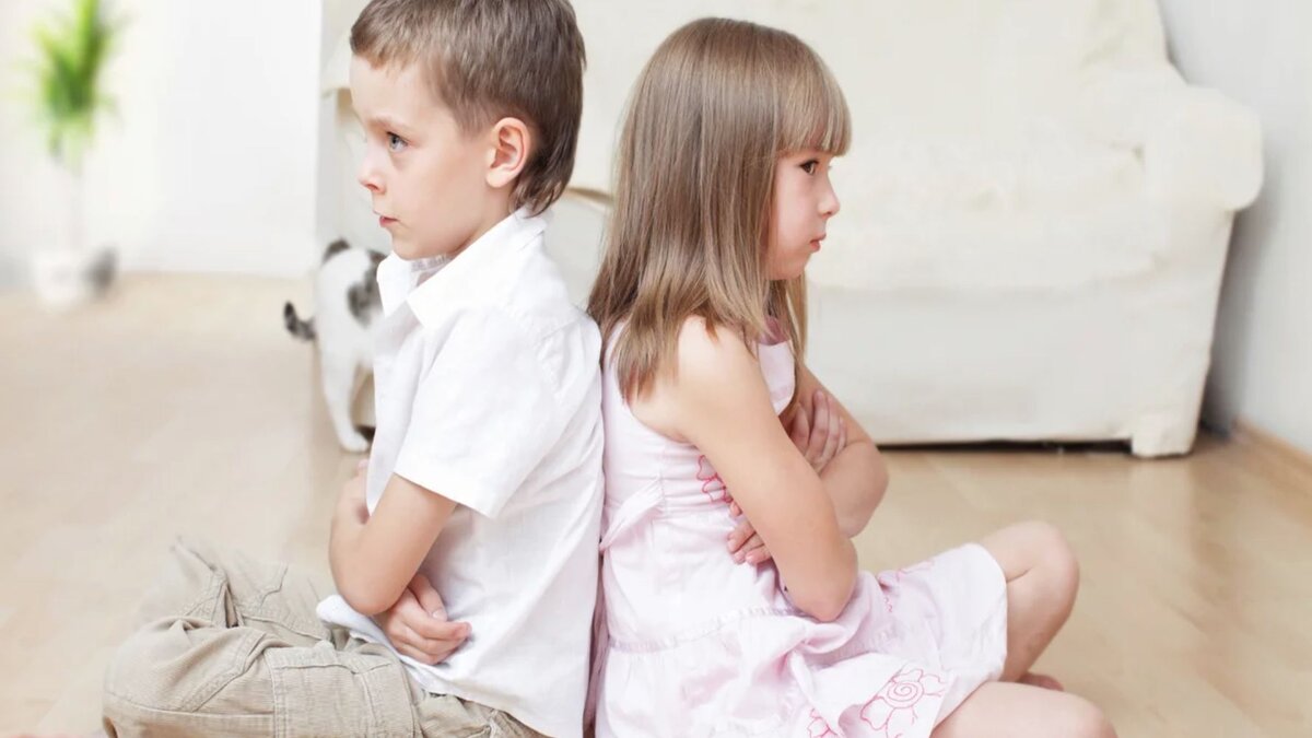 Почему братья и сестры ссорятся и дерутся? Фото: простор Интернета
