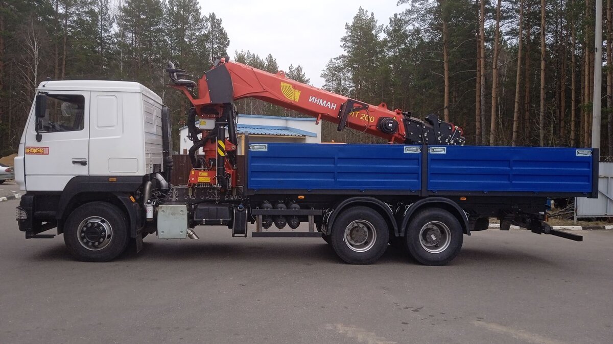 Автомобиль бортовой "Партнер АКМ" на шасси МАЗ-631228 с КМУ ИТ 200