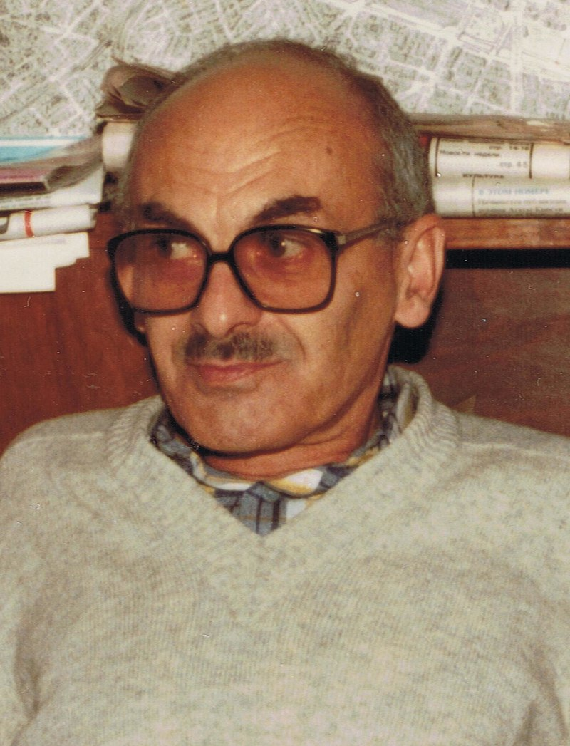 Википедия https://ru.wikipedia.org/wiki/Окуджава,_Булат_Шалвович
