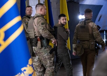    «Будут грабить». Зеленский под занавес планирует беспрецедентный рейдерский захват собственности