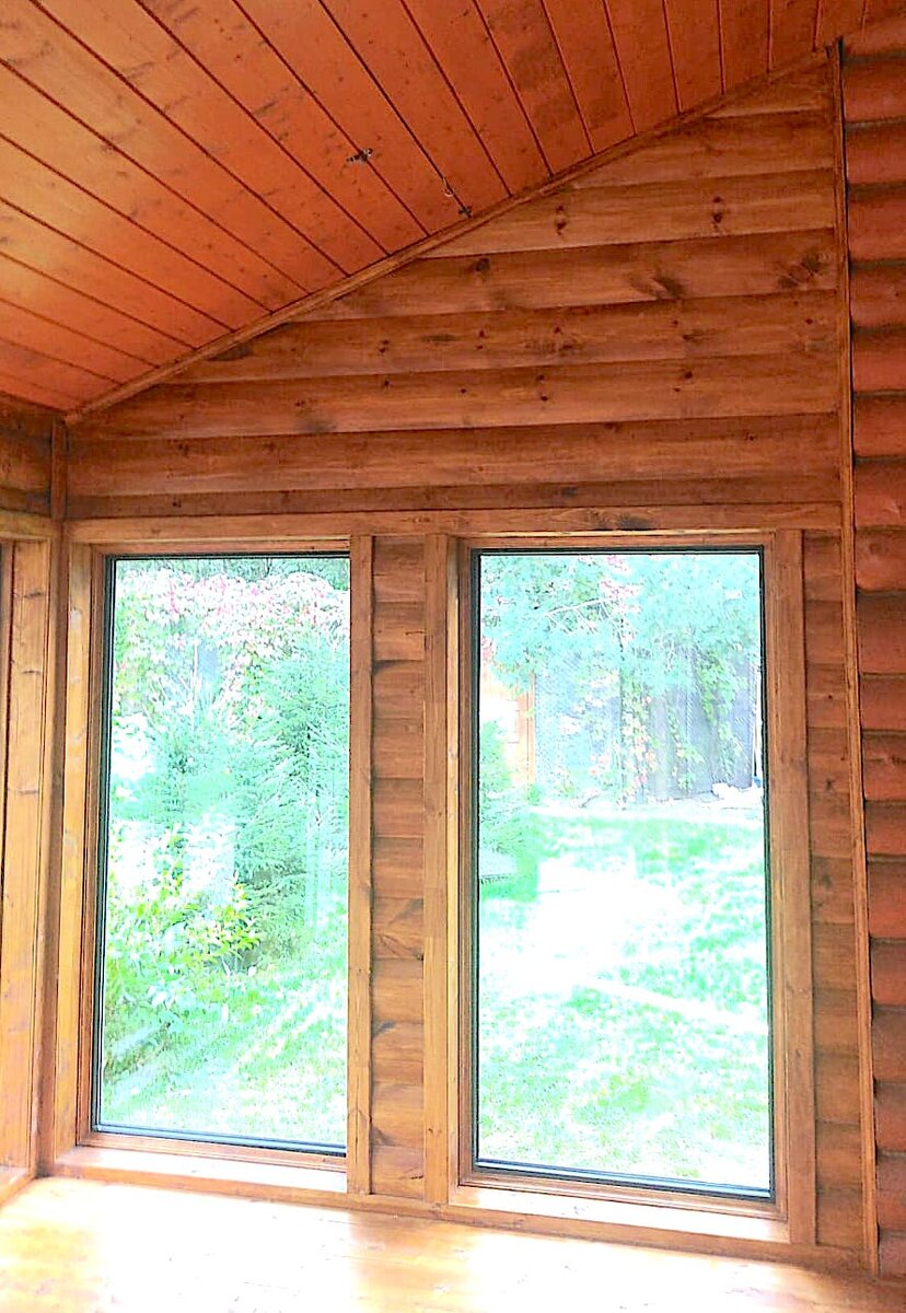 Внутренняя отделка каркасной веранды Блок Хаусом – имитация бревна, которая пристроена нами к бревенчатому дому