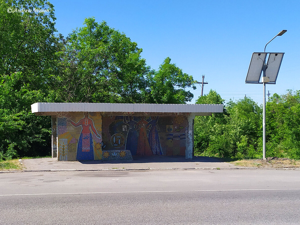 Одна из остановок на повороте к поселку Майский